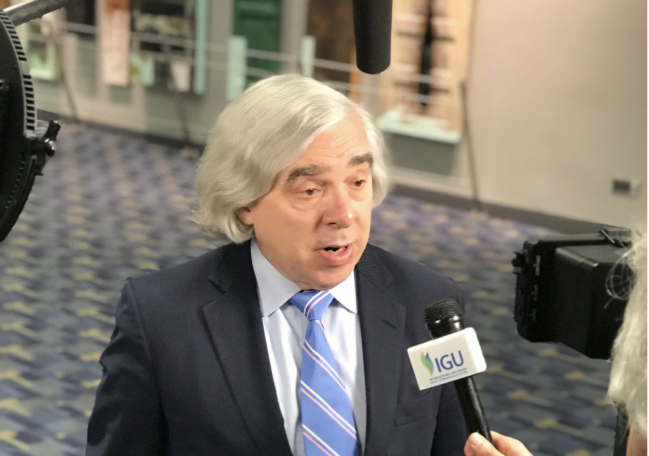 Screen capture of Ernest Moniz being interviewed at the World Gas Conference in Washington DC.