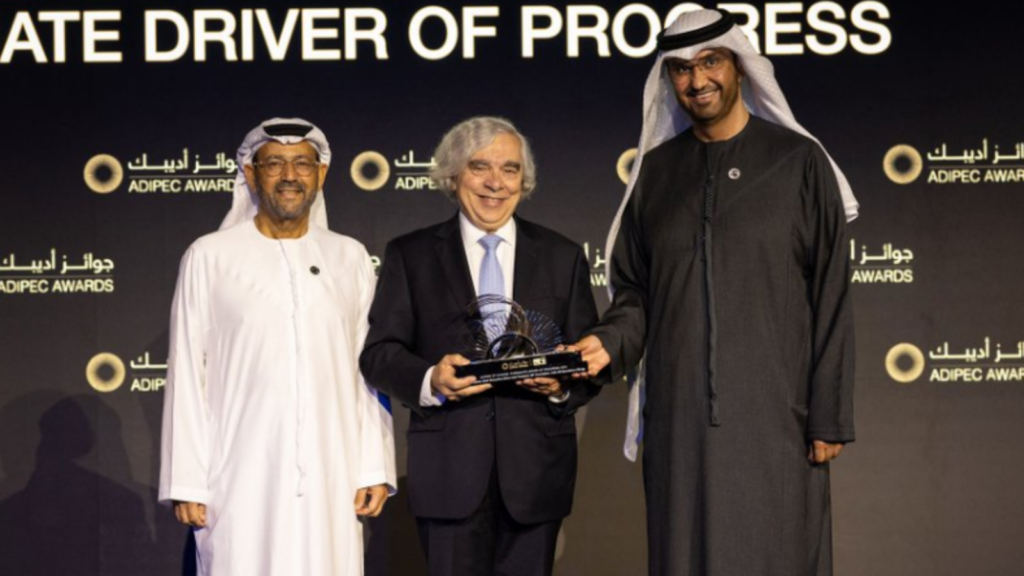 Moniz receives the Leader of Change – Passionate Driver of Progress Award at ADIPEC 2023.