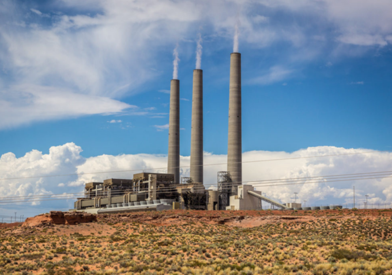 The Navajo Generating Station, a coal-fired power plant located on the reservation, closed permanently in 2017. (Photo credit: Mattia Panciroli, Creative Commons License, no changes made.)